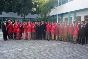Foto bersama seusai upacara